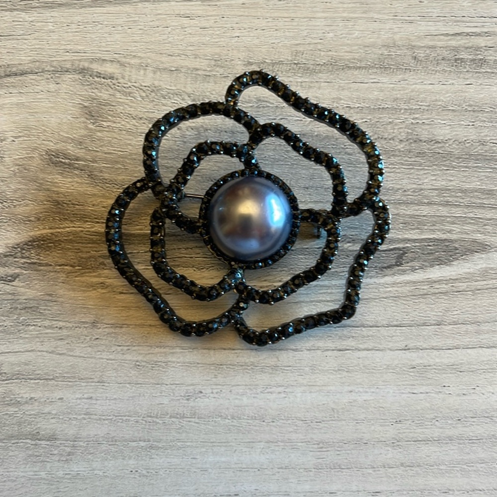Women’s brooch